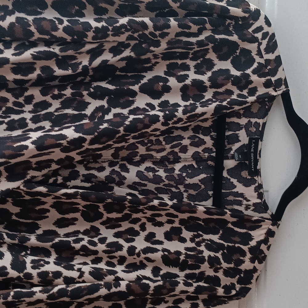 Beutiful Leopard print dress with belt - Picture 3 of 8
